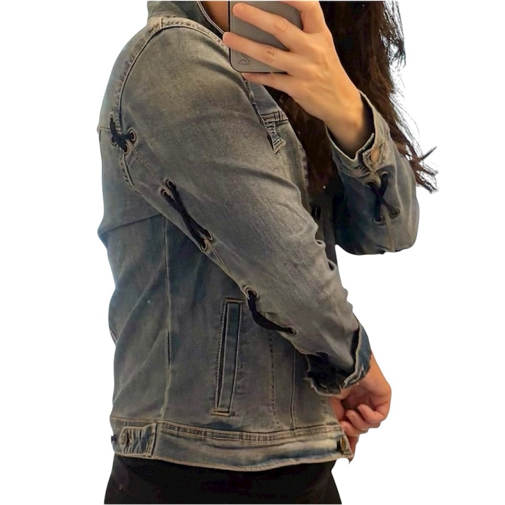 NWT PM Denim Jacket Size “The Classic Fit” Bandolino Criss Cross Cords on back